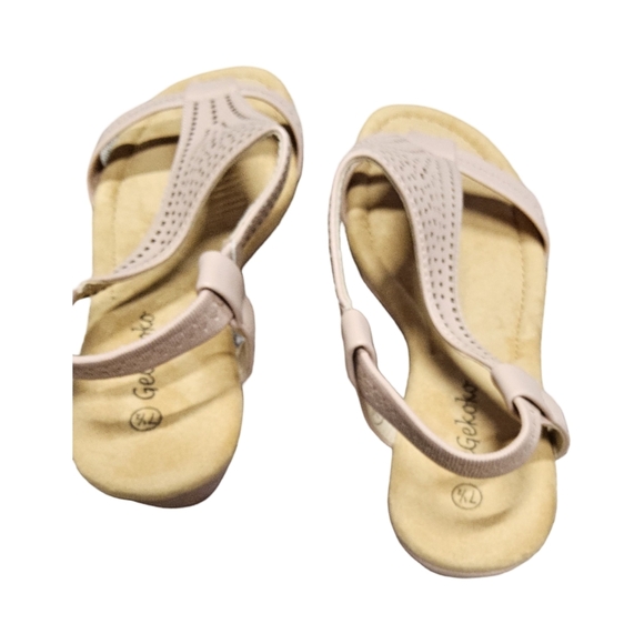 NWOT Cream Boho Sandals with T Strap and Open-Toe Design Size 7.5 - Picture 5 of 8